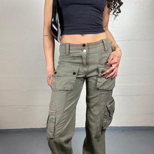Vintage 2000's Skater Girl Khaki Straight Cut Cargo Pants with Multiple Pockets (L)