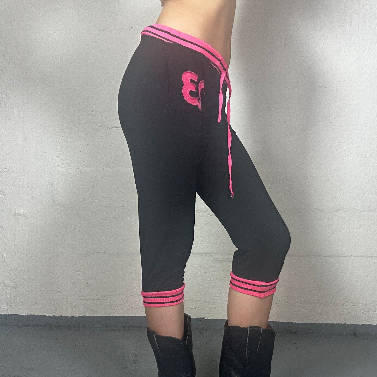 Vintage 2000’s Sporty Low-waist Pink and Black „23“ Pants (M)