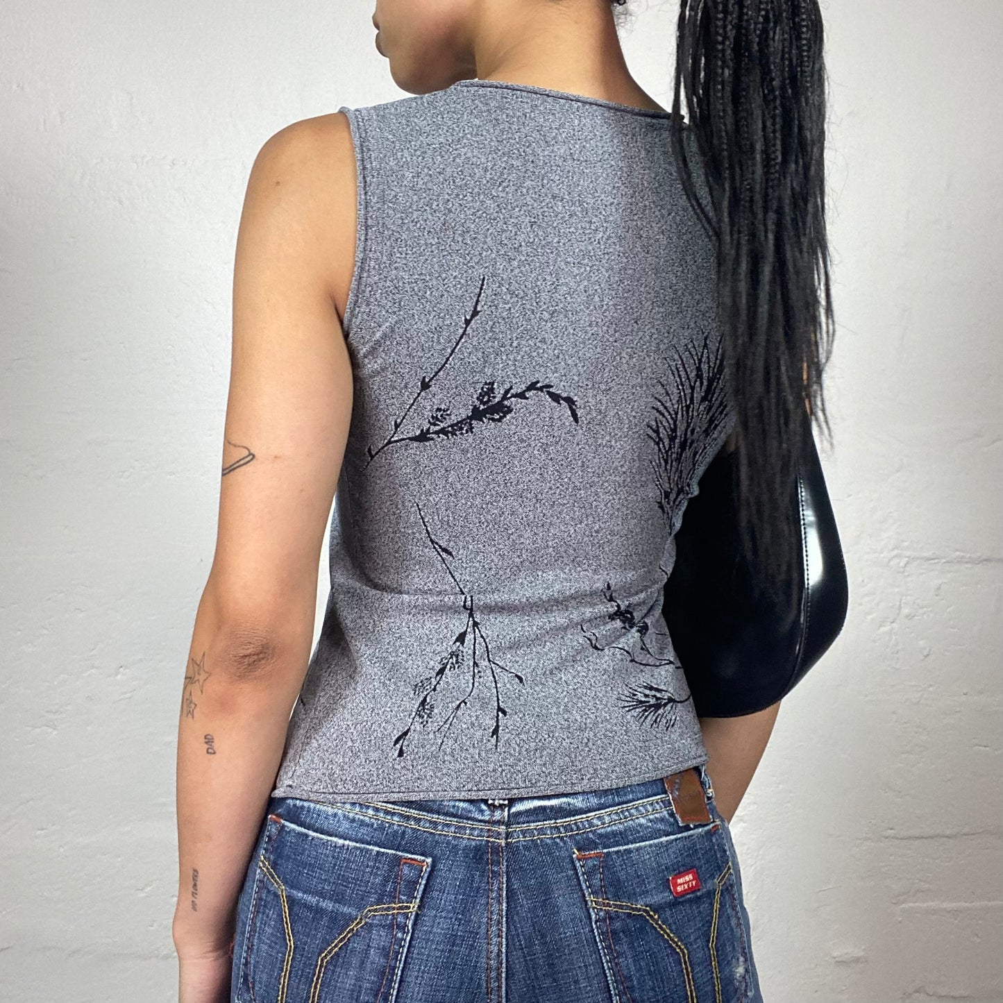 Vintage 2000's Downtown Girl Grey Knitted Jersey Tank Top with Black Leaves Print (M/L)