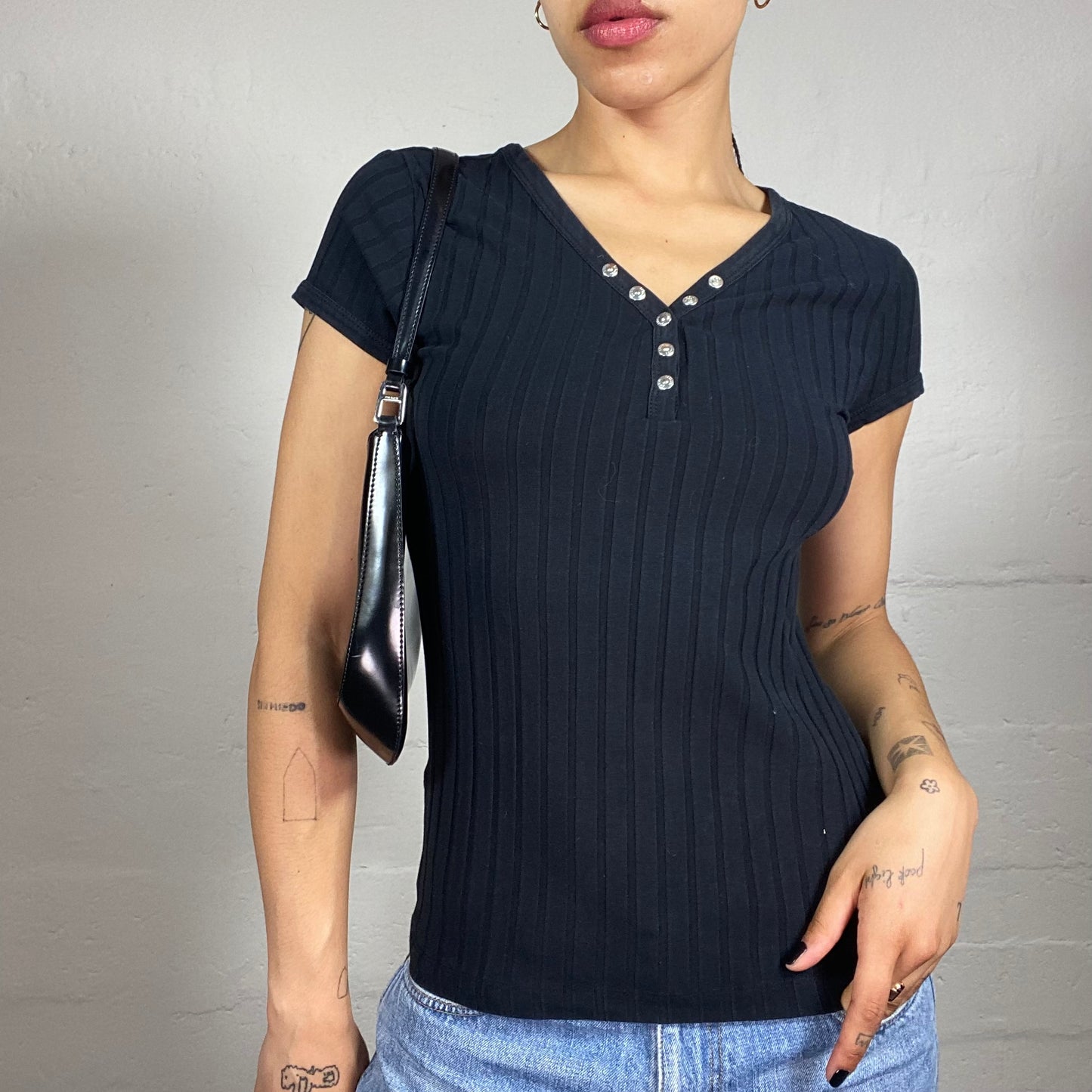 Vintage 2000's Casual Black Striped Jersey Button Up Collar T-Shirt (L)