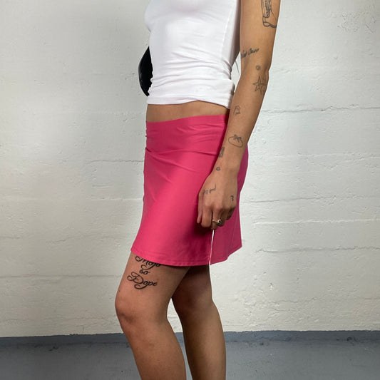 Vintage 2000's Sporty Pink Low Waisted “Clean” Cut Mini Skirt (S)