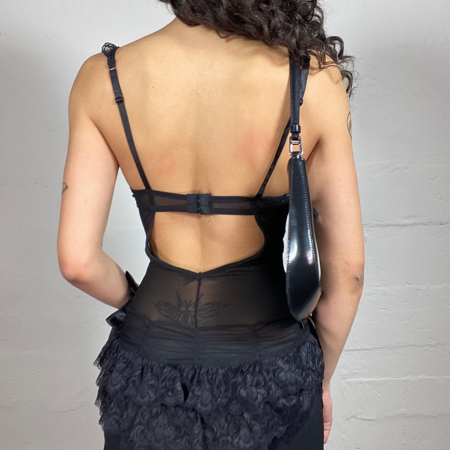 Vintage 2000's Gothic Feminine Black Lace Cami Top with Open Back and Bottom Lace Trim (S)