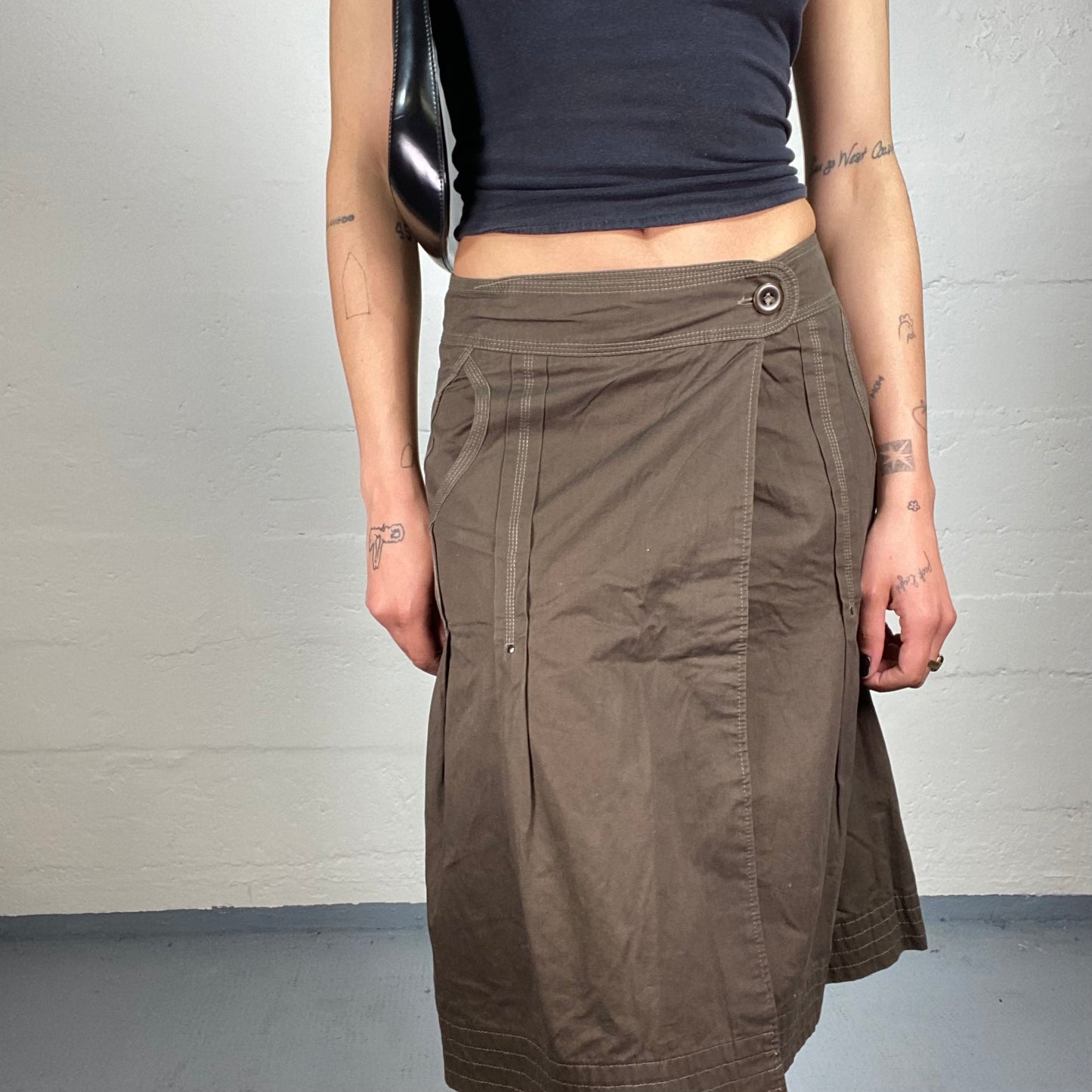 Vintage 2000's Casual Brown Wrapped Ruffled Midi Skirt (S)