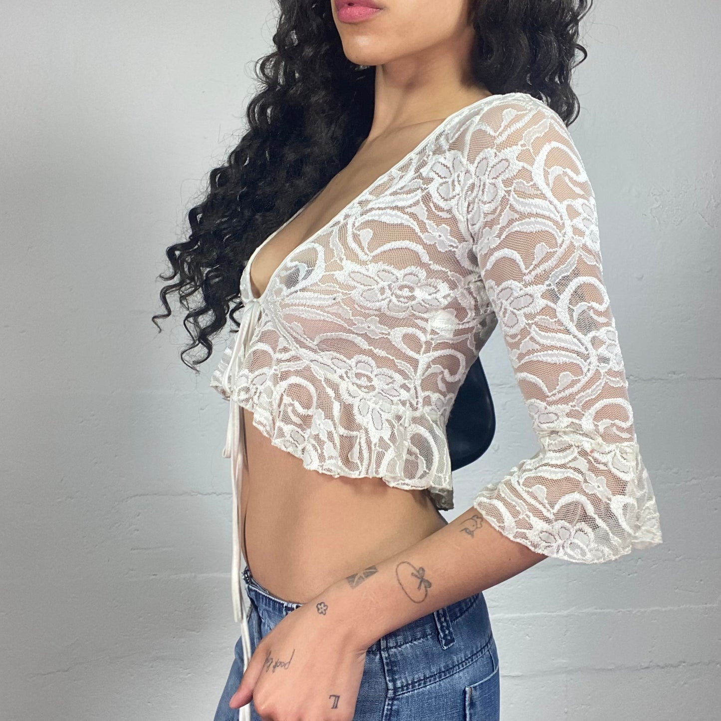 Vintage 2000's Romantic Lace Fabric White 2/4 Sleeve Middle Ribbon Bolero (M)