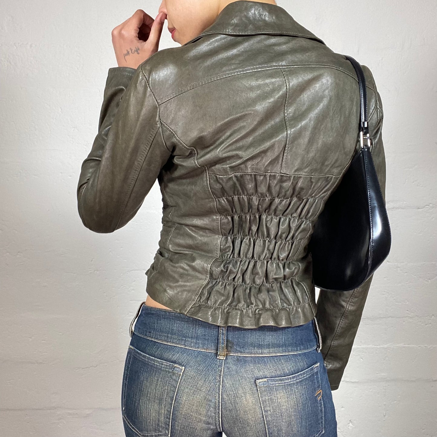 Vintage 2000's Classy Brown Leather Jacket with Back Rubber Details (S)