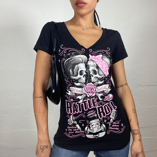 Vintage 2000's Grunge Black V-Cut Tee with Pink Toned Rattle Roll Print (L)