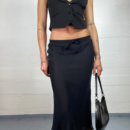 Vintage 2000's Romantic Black Chiffon Low Waisted Maxi Skirt with Waved Bottom (M)