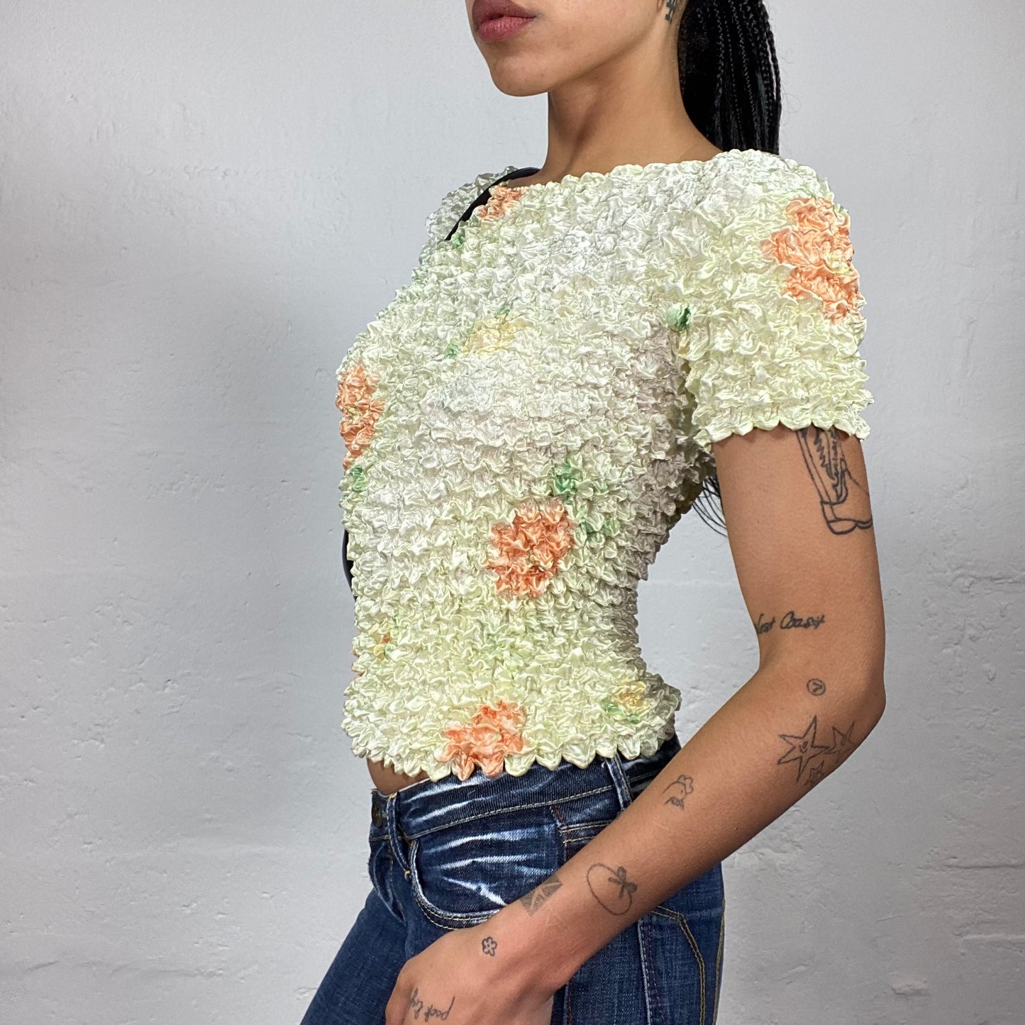 Vintage 2000's Summer Soft Girl Light Yellow 3D Pleat Floral Print Shortsleeved Top (S)