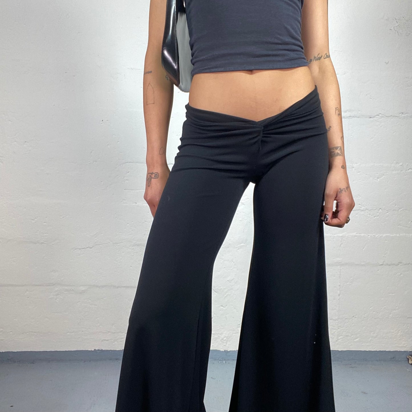Vintage 2000's Marciano Glamorous Black Wide Leg Low Waisted Pants (XS)