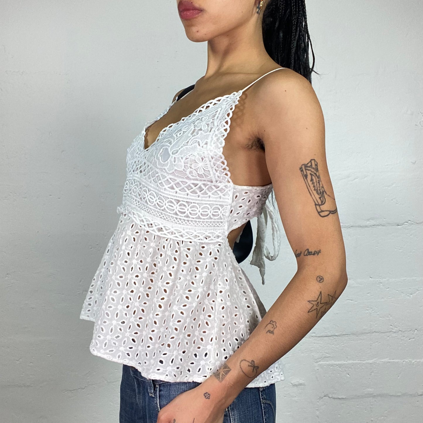 Vintage 2000's Summer Soft Girl White Lace Material Cami Top with Back Binding (M)
