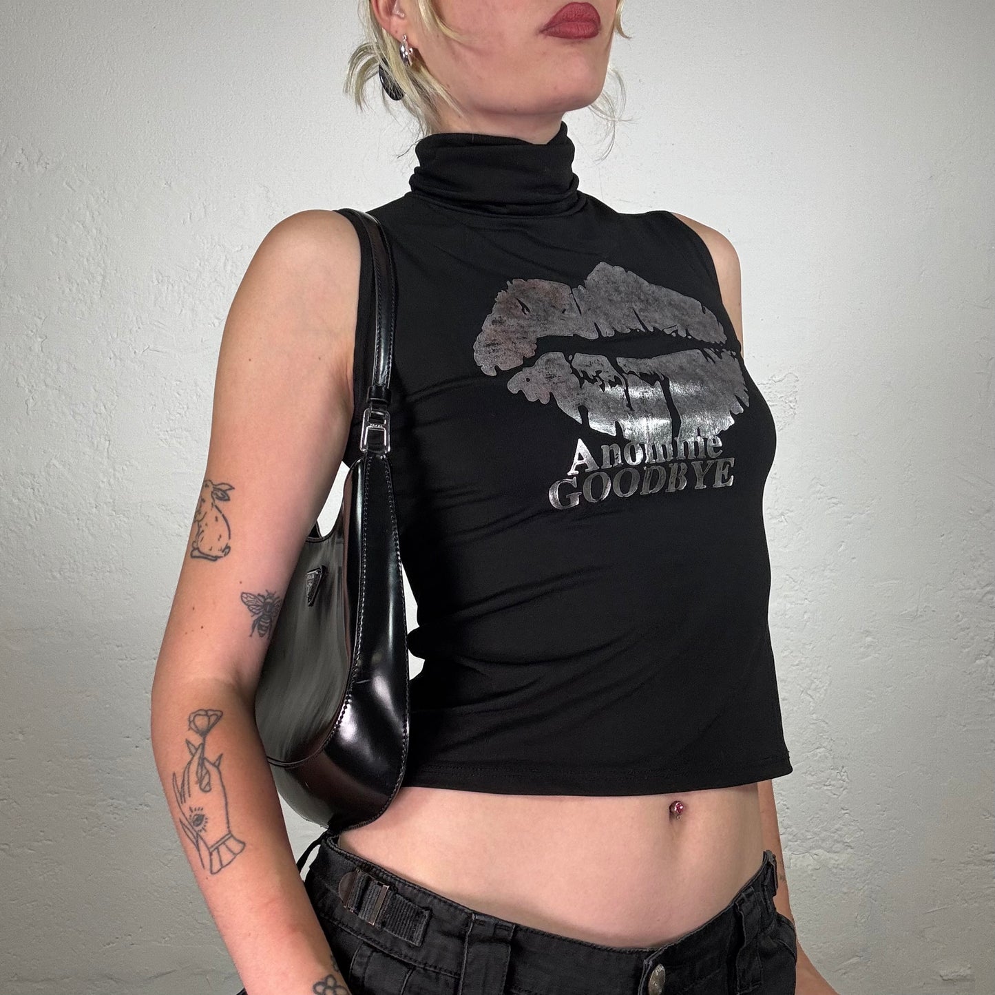 Vintage 2000's Downtown Girl Black Sleeveless Turleneck Top with Silver Lip Print (S)