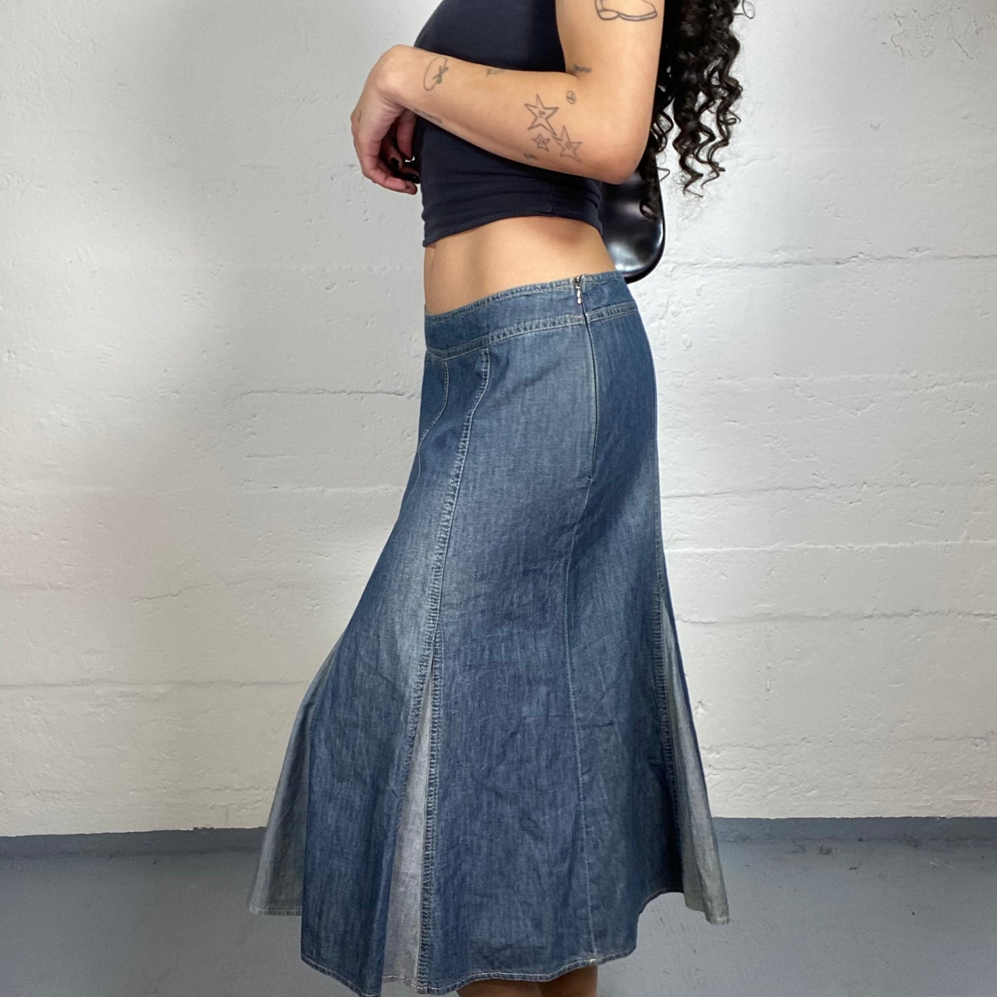 Vintage 2000's Downtown Girl Pencil Fit Two Tones Denim Midi Skirt (M)