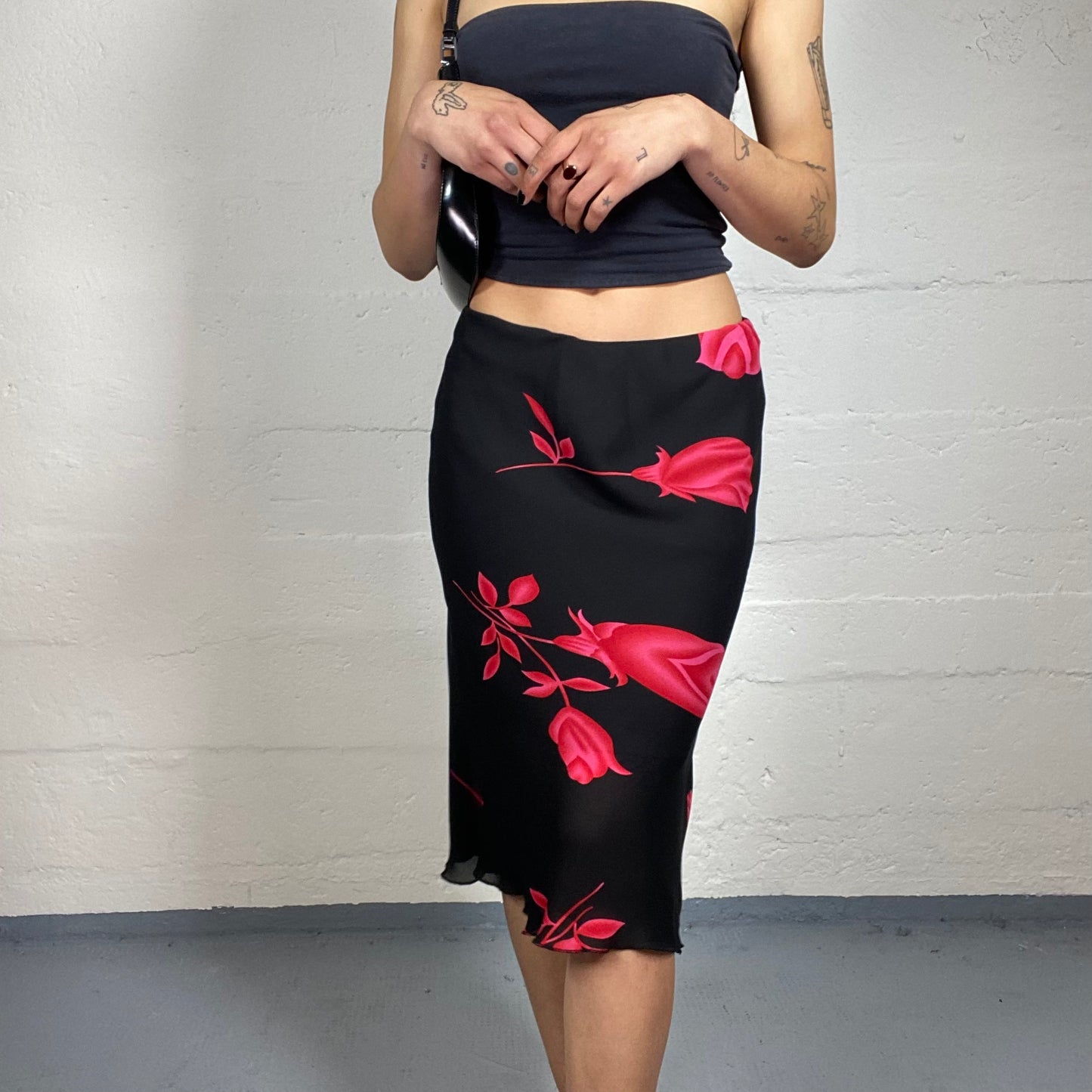 Vintage 2000's Chic Black Chiffon Flowy Skirt with Red Roses Print (S)