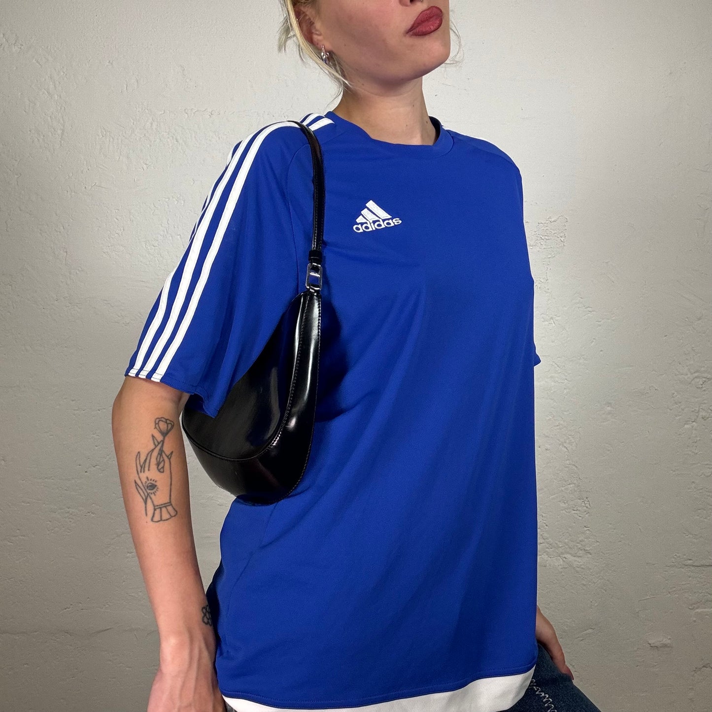 Vintage 2000's Archive Adidas Electric Blue and White Logo T-Shirt (M)