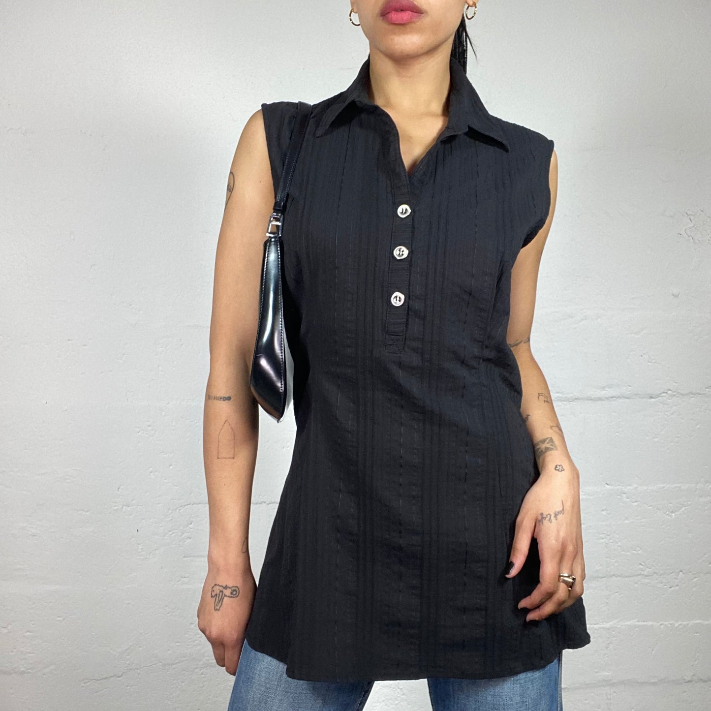 Vintage 2000's Summer Black Linen Button Up Sleeveless Shirt with Back Belt (M)