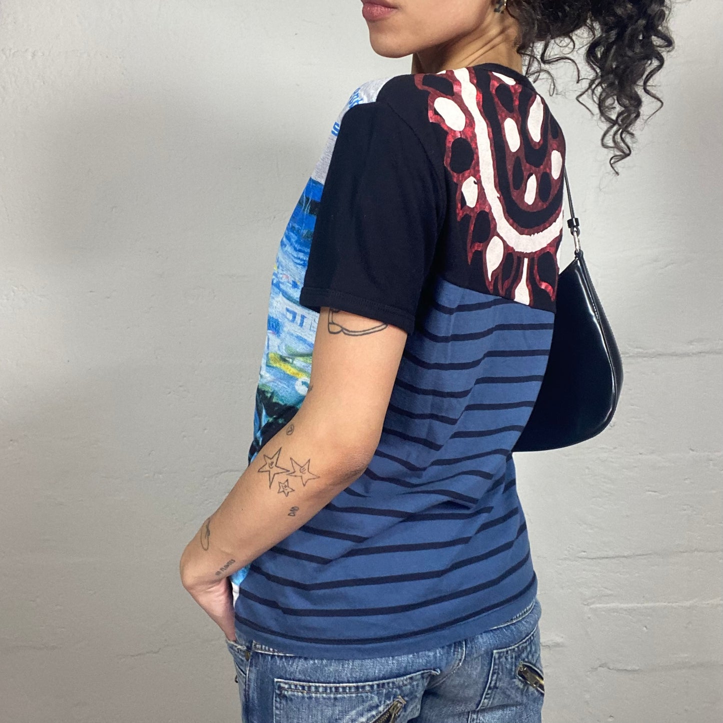 Vintage 2000's Sporty Multicoloured Car Printed Black T-Shirt (M)