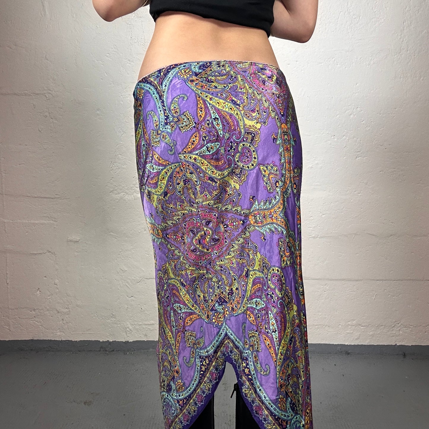 Vintage 2000's Chic EuroSummer Purple Silky Printed Skirt (S/M)