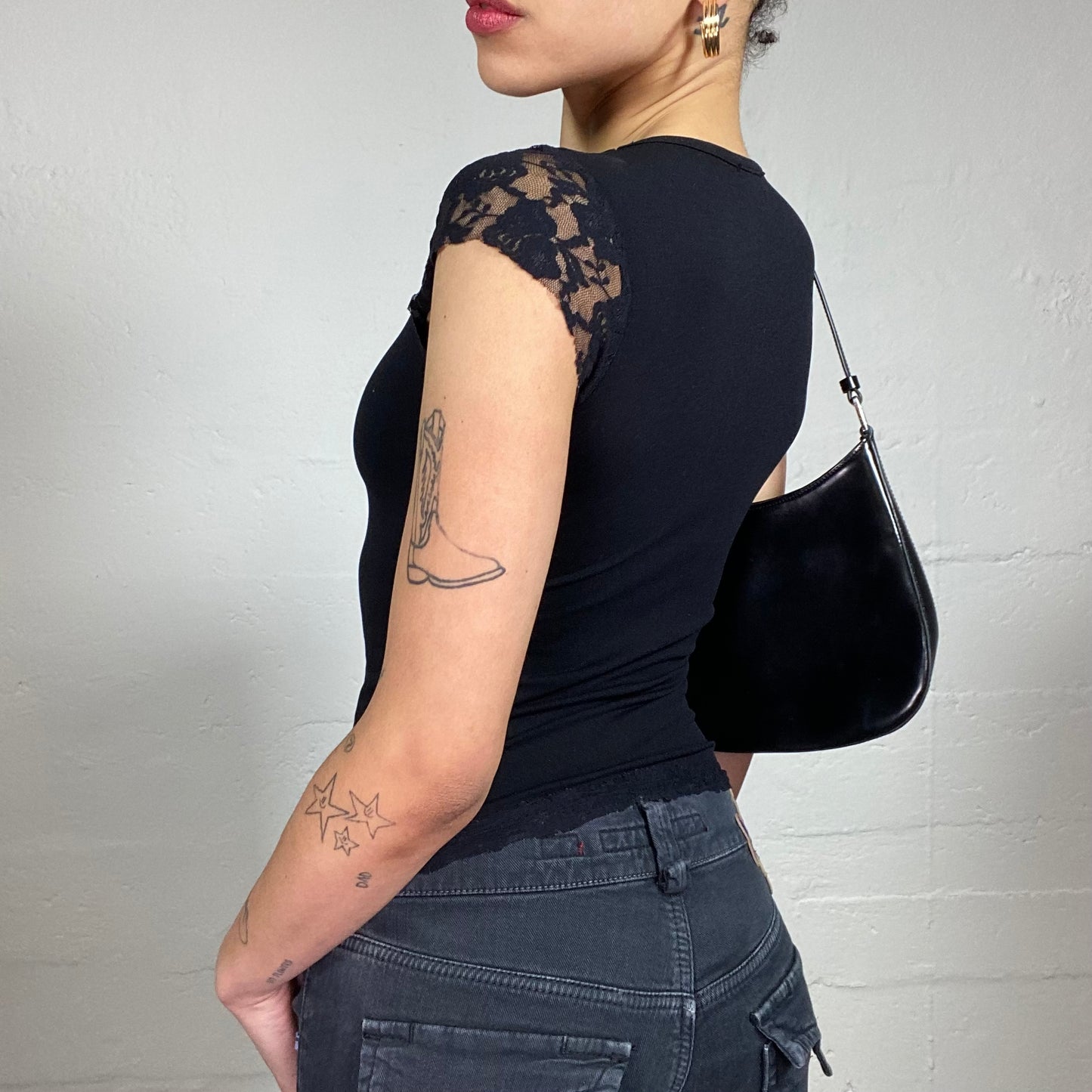 Vintage 2000's Grungy Black Printed Tee with Lace Micro Sleeves (S)