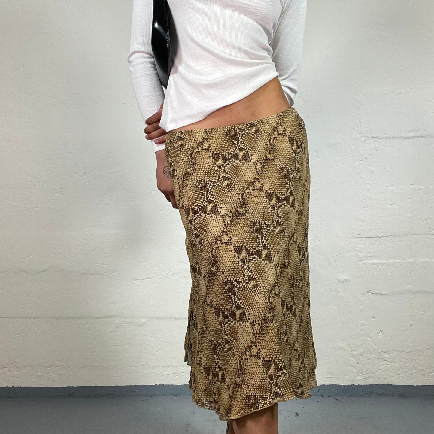 Vintage 2000's Western Girl Low Waisted Beige Snake Skin Print Midi Skirt (S)