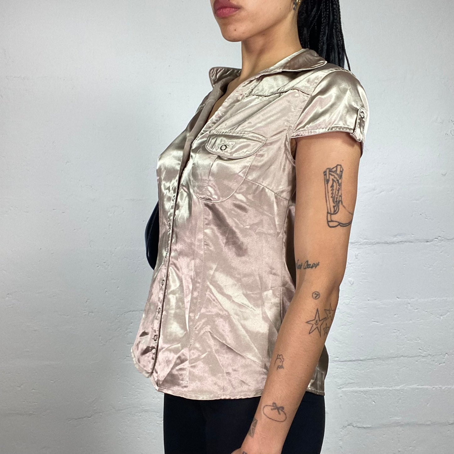 Vintage 2000's Office Girl Shiny Beige Satin Doll Cut Button Up Shirt (M)