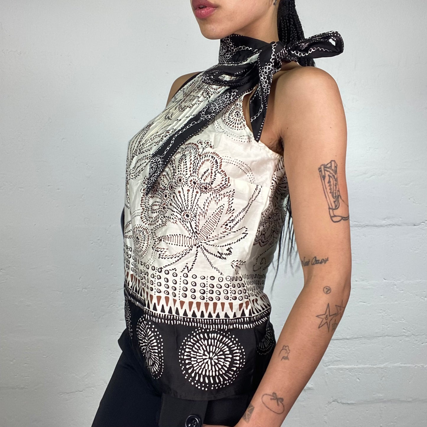 Vintage 2000's Summer Beige and Black Turtleneck Sleeves Top with Boho Style Print and Neck Ribbon (M)