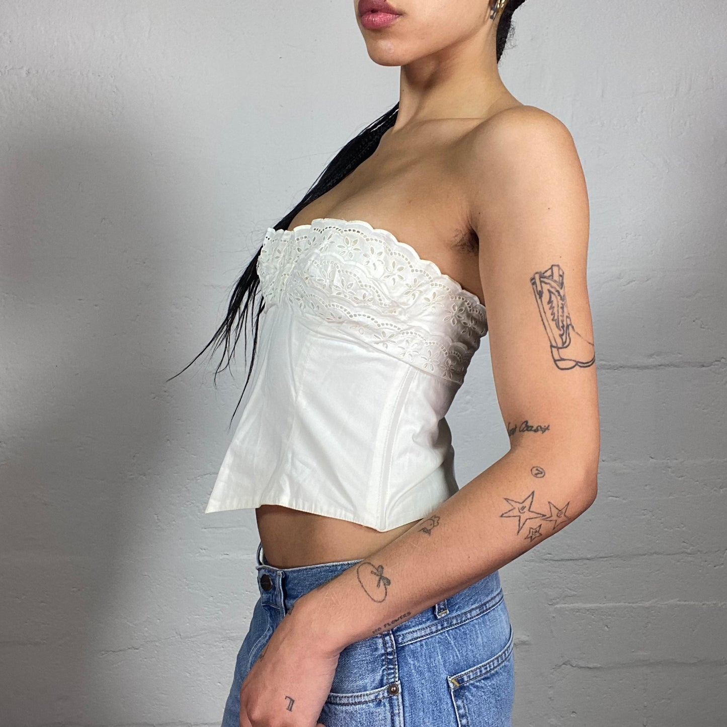 Vintage 2000's Coquette White Cropped Corset Top with Lace Bra Details (M)