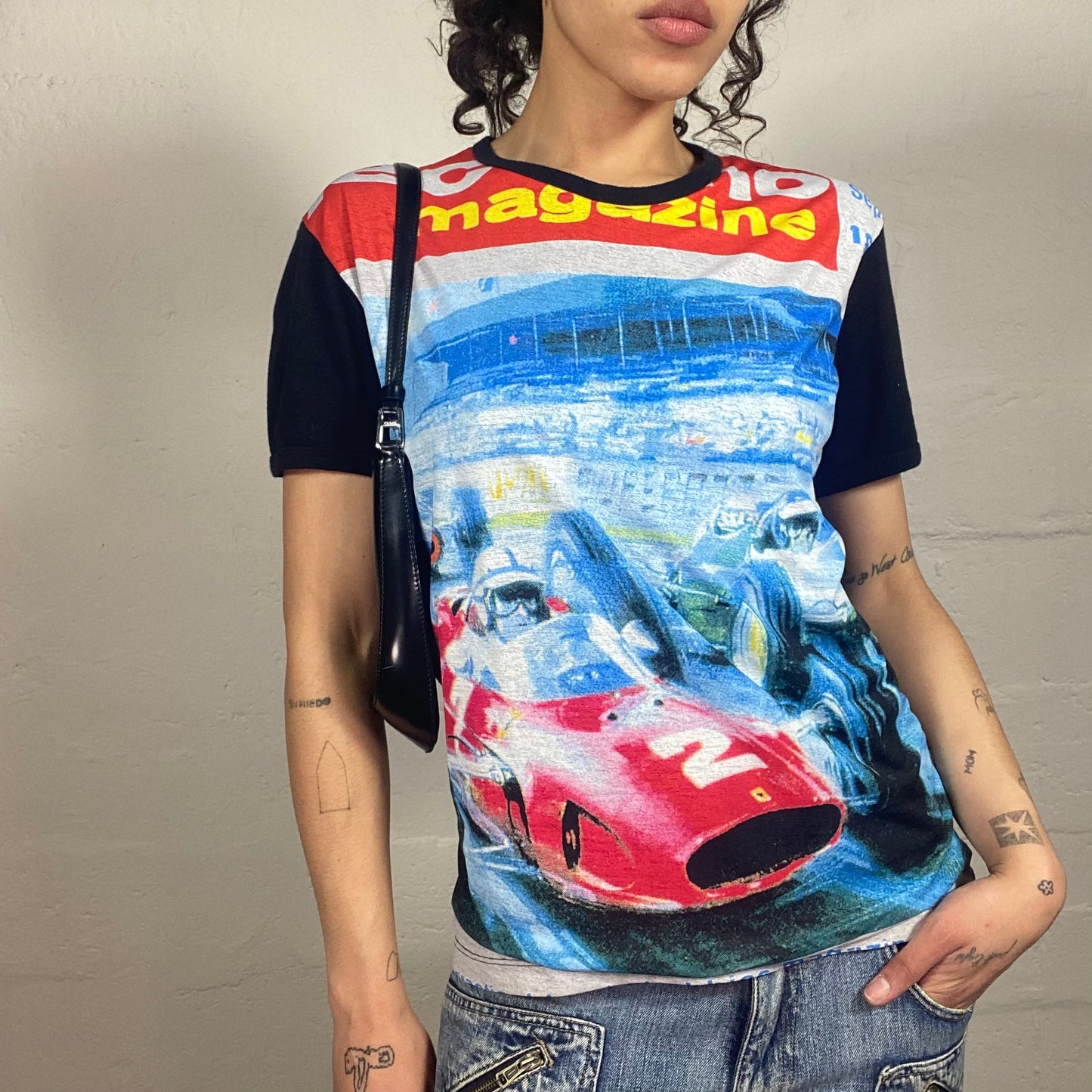 Vintage 2000's Sporty Multicoloured Car Printed Black T-Shirt (M)