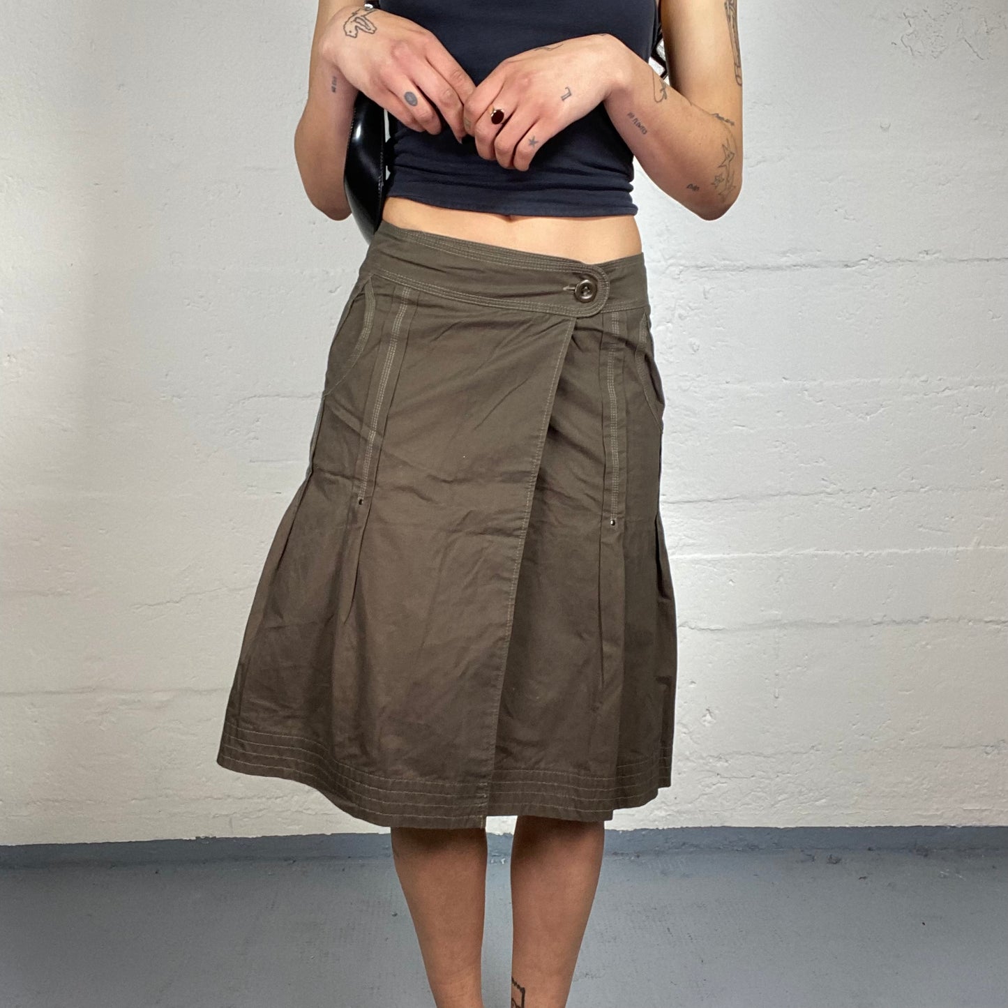 Vintage 2000's Casual Brown Wrapped Ruffled Midi Skirt (S)