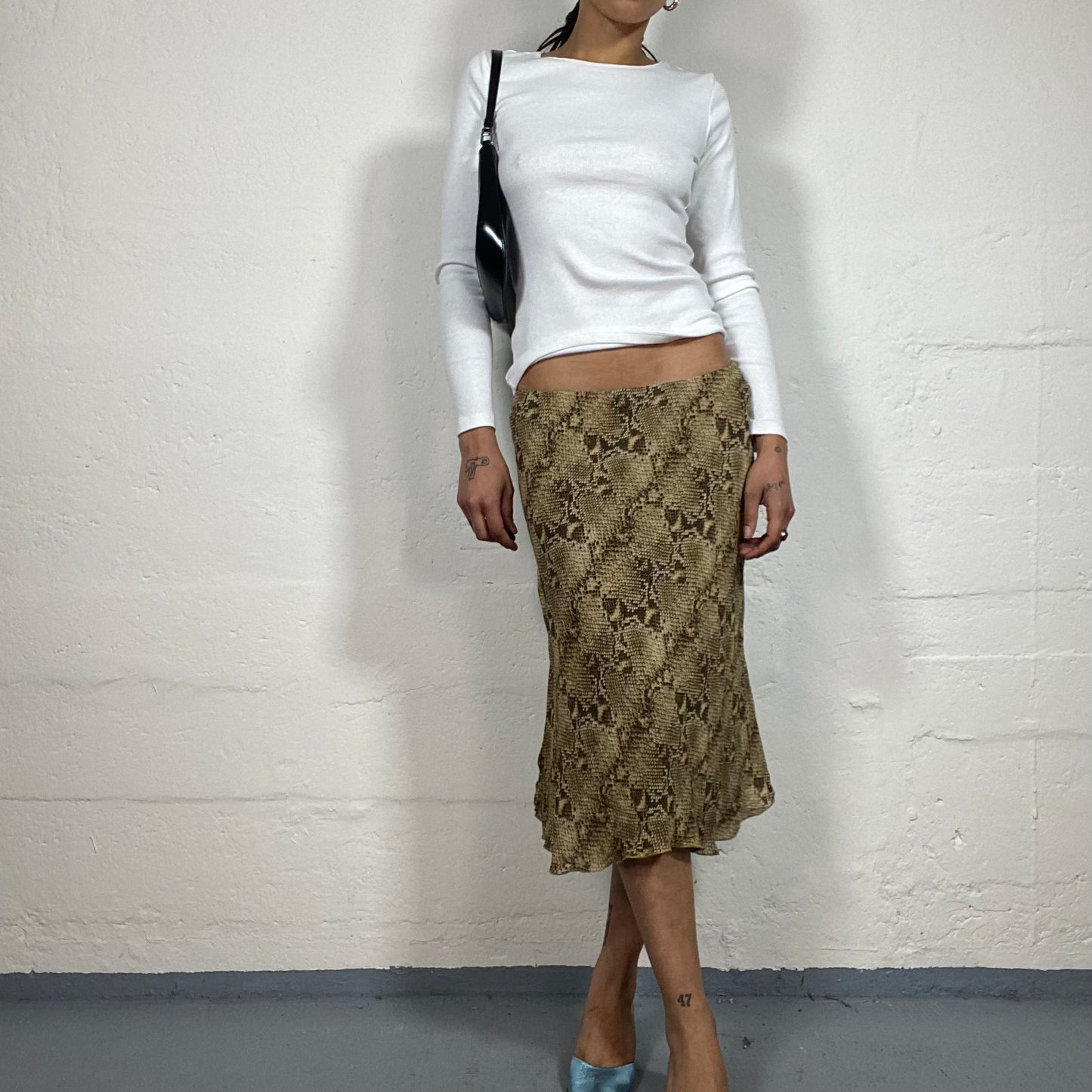Vintage 2000's Western Girl Low Waisted Beige Snake Skin Print Midi Skirt (S)