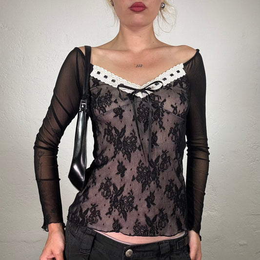 Vintage 2000's Vamp Girl Grey and Black Lace Decorated Longsleeve Top with White Vintage Neck Cut Trim (S)