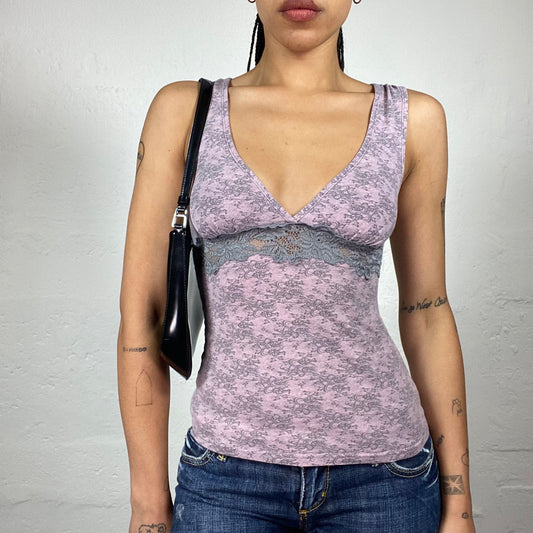 Vintage 2000's Soft Girl Lavender Pink V-Cut Top with Grey Print and Lace Decorations (S)