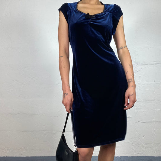 Vintage 2000's Dinner Out Chic Midnight Blue Velour Dress with Micro Sleeves (L)