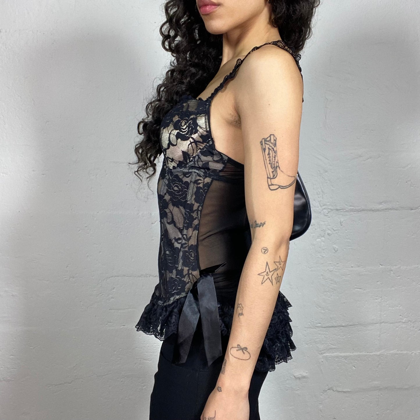 Vintage 2000's Gothic Feminine Black Lace Cami Top with Open Back and Bottom Lace Trim (S)