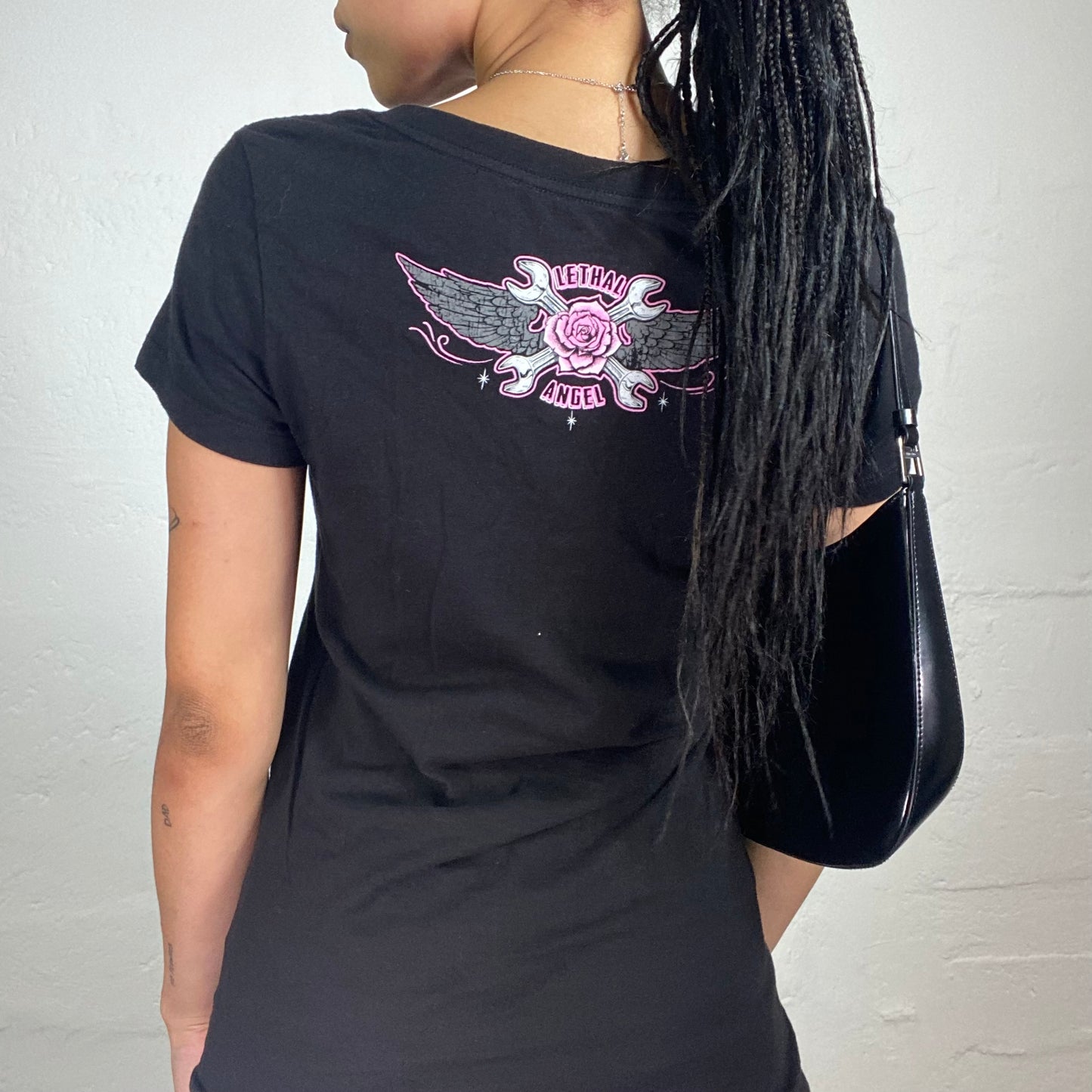 Vintage 2000's Grunge Black V-Cut Tee with Pink Toned Rattle Roll Print (L)