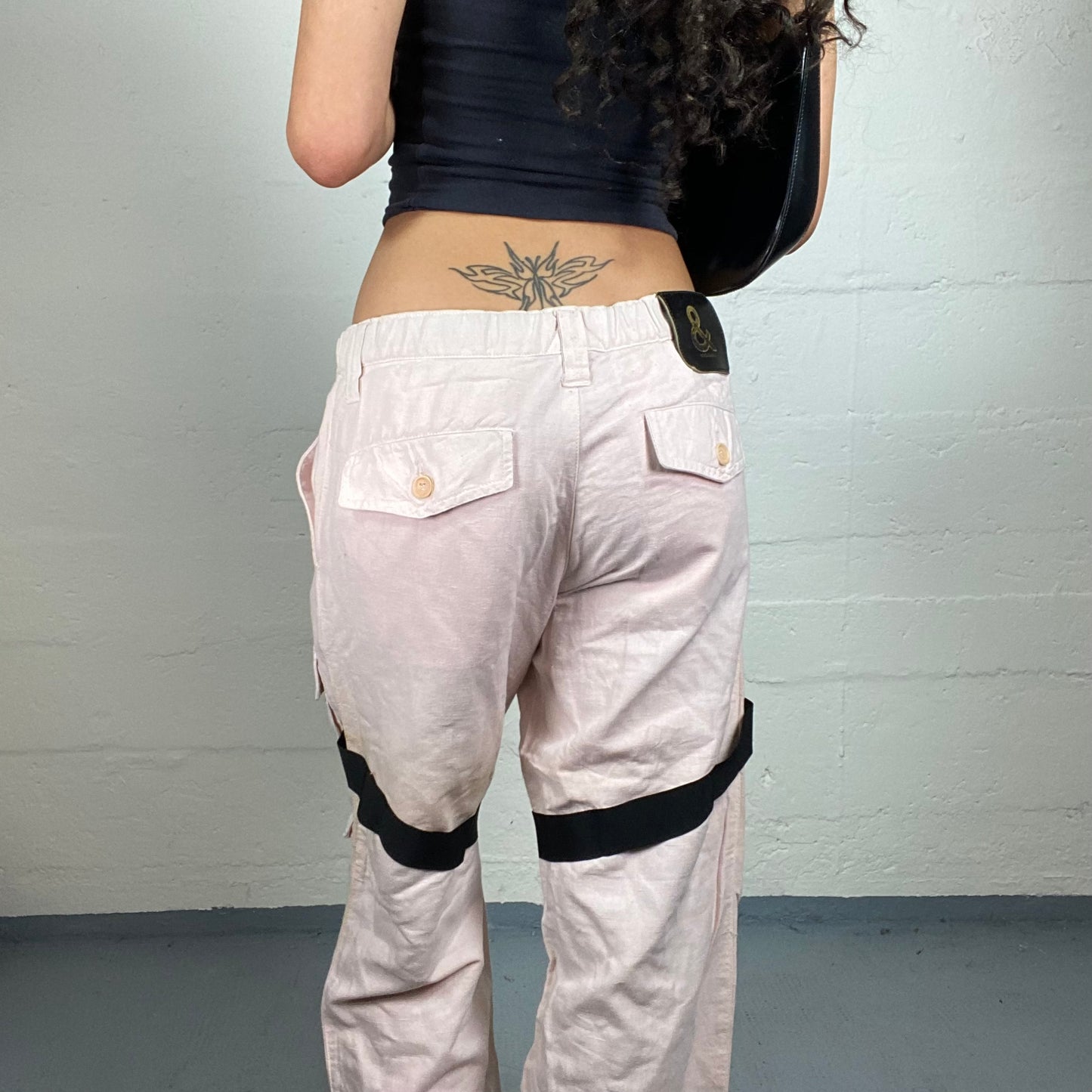 Vintage 2000's Dolce&Gabbana Hip-Hop Light Pink/White Cargo Pants with Black Back Details (L)