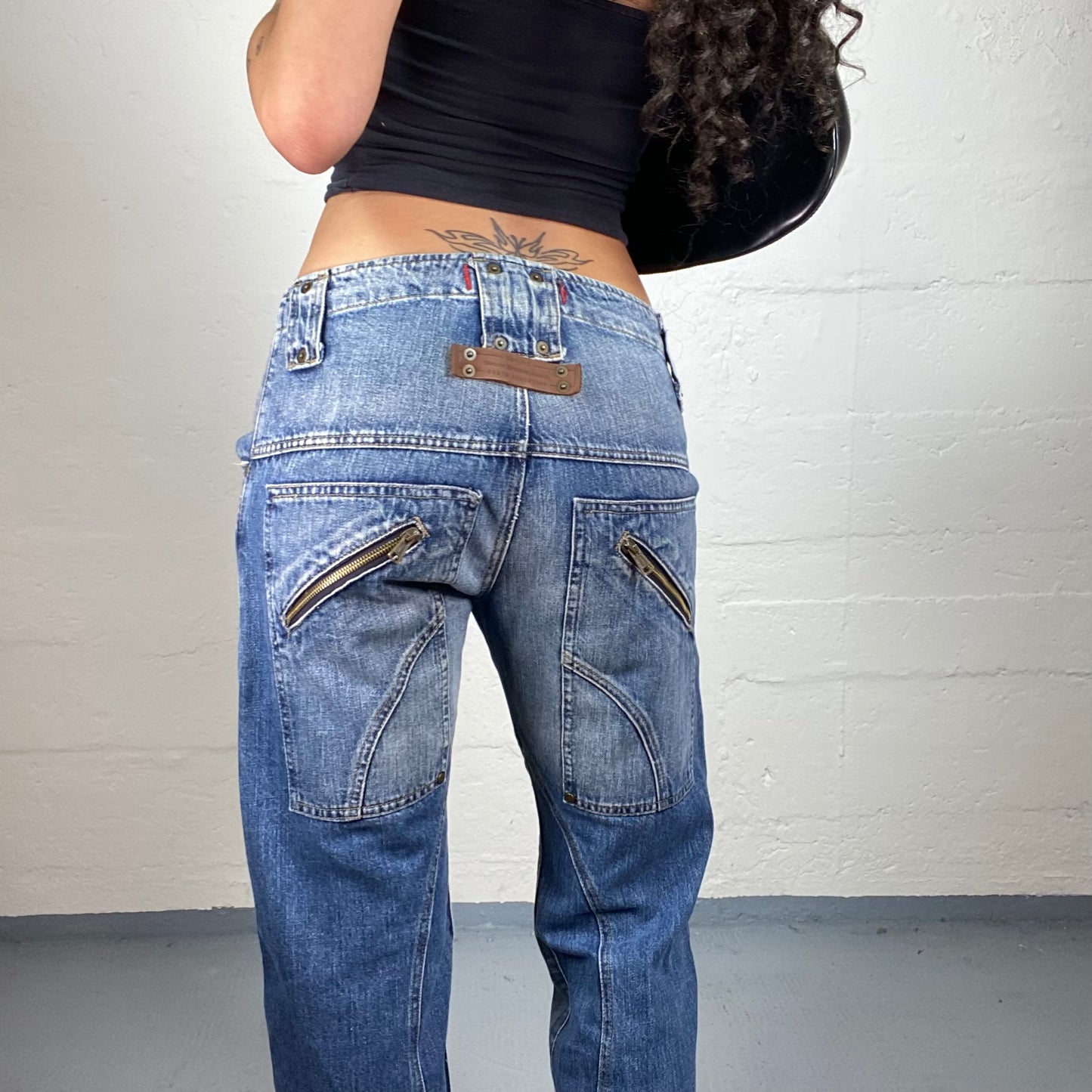 Vintage 2000's Classic Blue Straight Cut Low Rise Jeans with Brown Details (L)