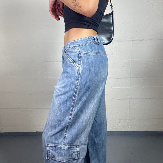 Vintage 2000's Hip-Hop Blue Light Washed Cargo Denim Capri Pants with Bottom Binding (M)