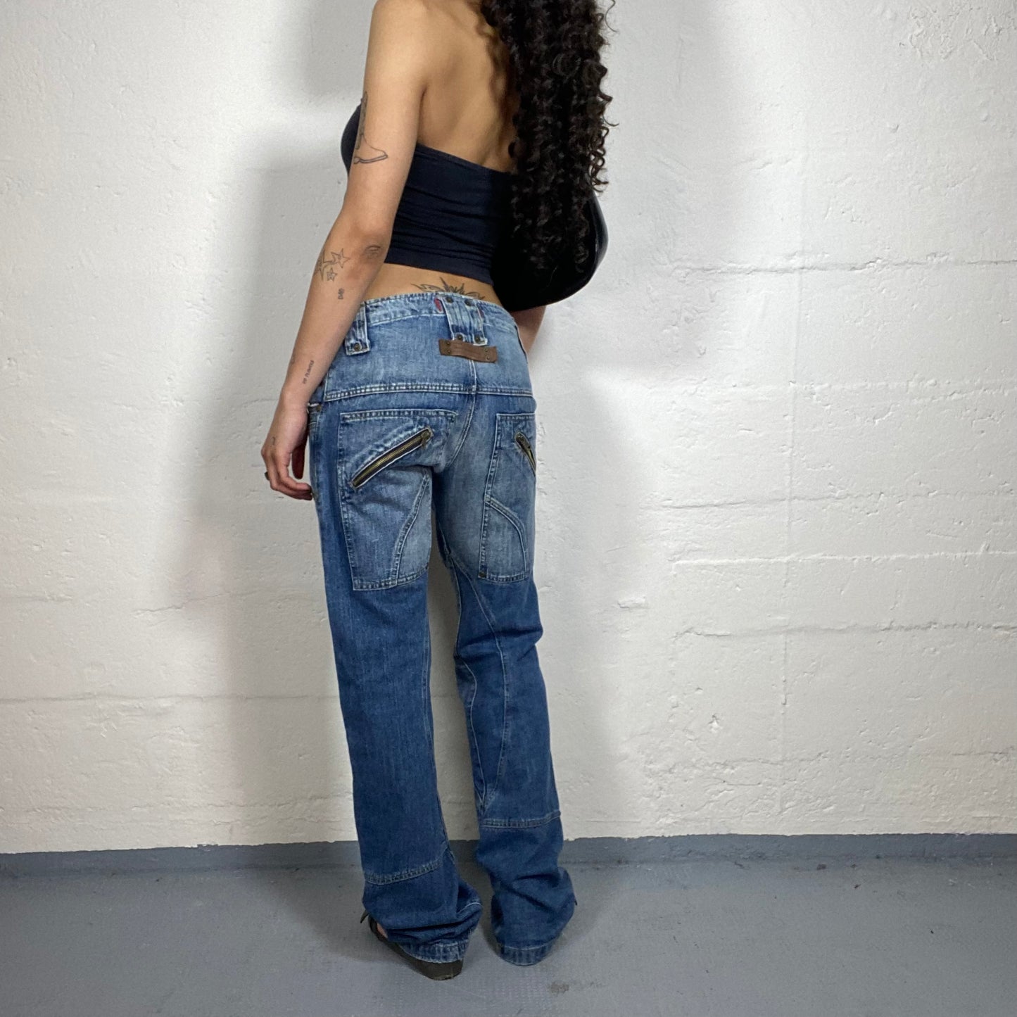 Vintage 2000's Classic Blue Straight Cut Low Rise Jeans with Brown Details (L)