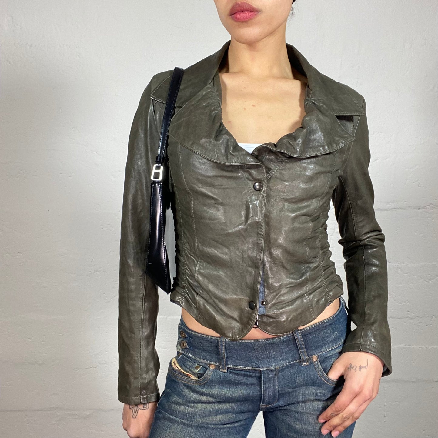 Vintage 2000's Classy Brown Leather Jacket with Back Rubber Details (S)