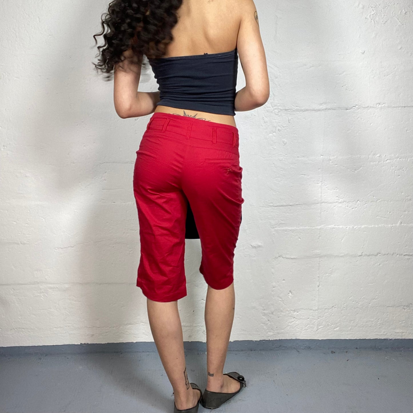 Vintage 2000's Downtown Girl Blood Red Slim Fit Capri Pants (M)