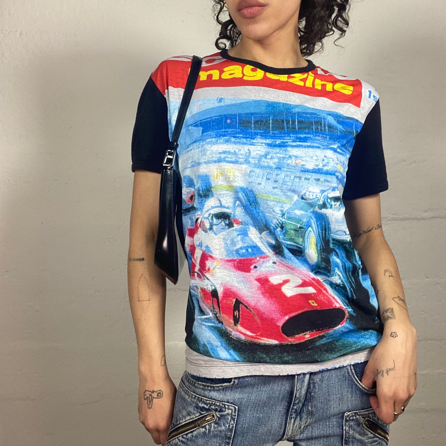 Vintage 2000's Sporty Multicoloured Car Printed Black T-Shirt (M)