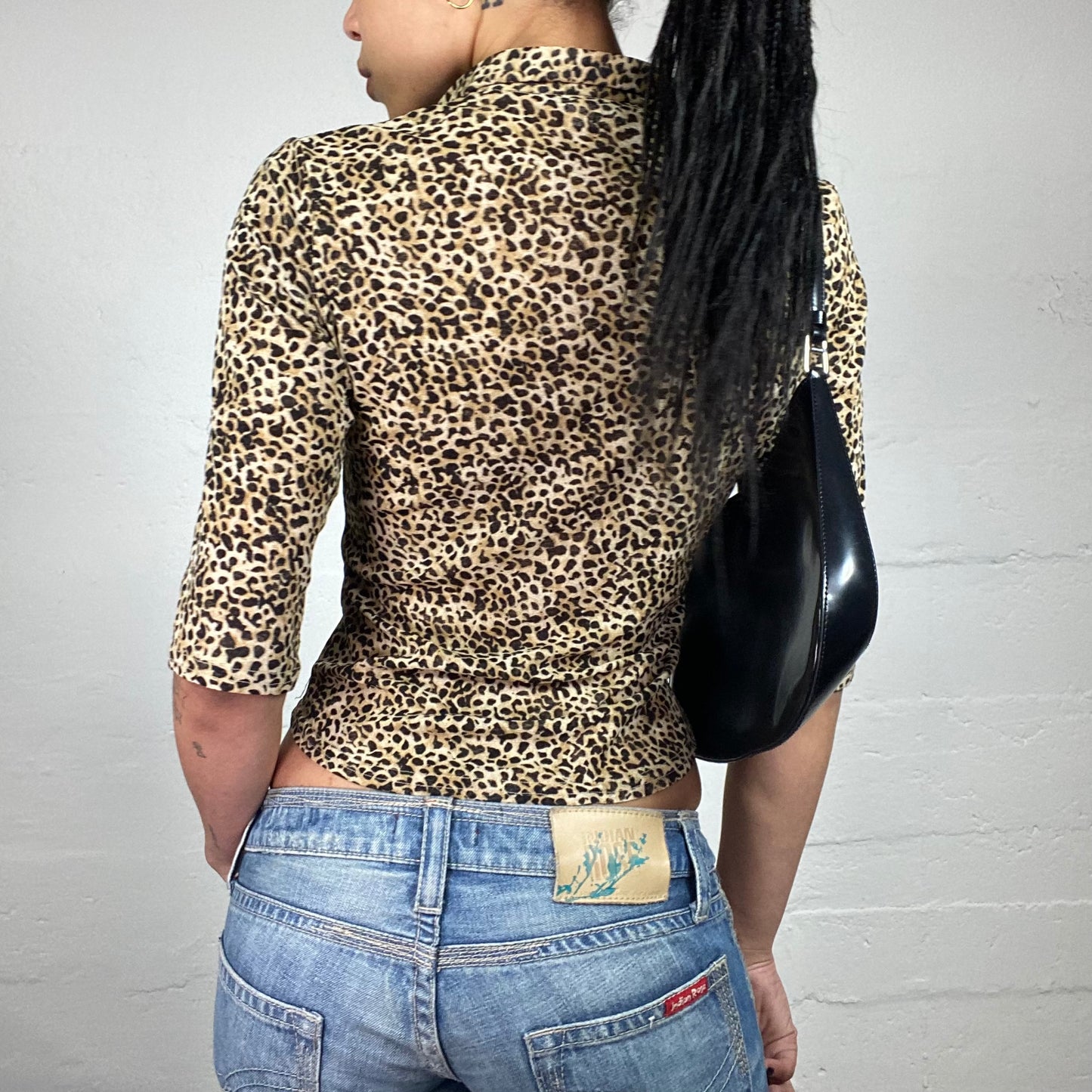 Vintage 2000's Office Girl Sand Toned 2/3 Sleeve Slim Fit Cropped Button Up Shirt with Leo Print (S)