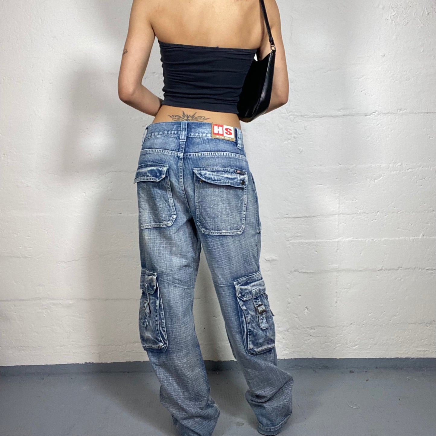Vintage 2000's Hip-Hop Light Washed Straight Cut Cargo Jeans (L)