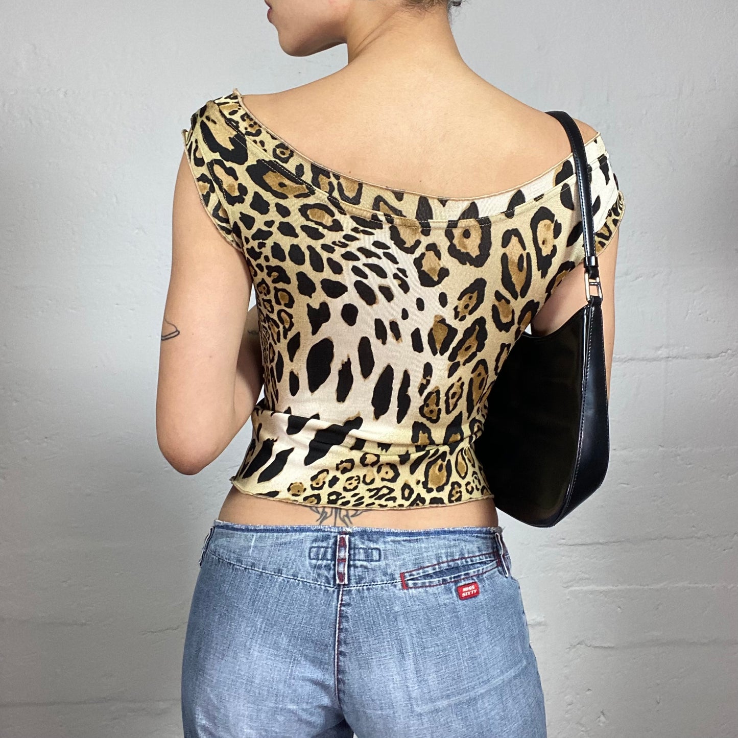 Vintage 2000's Cheetah Girl Chic Off Shoulder Animal Printed Top (S)