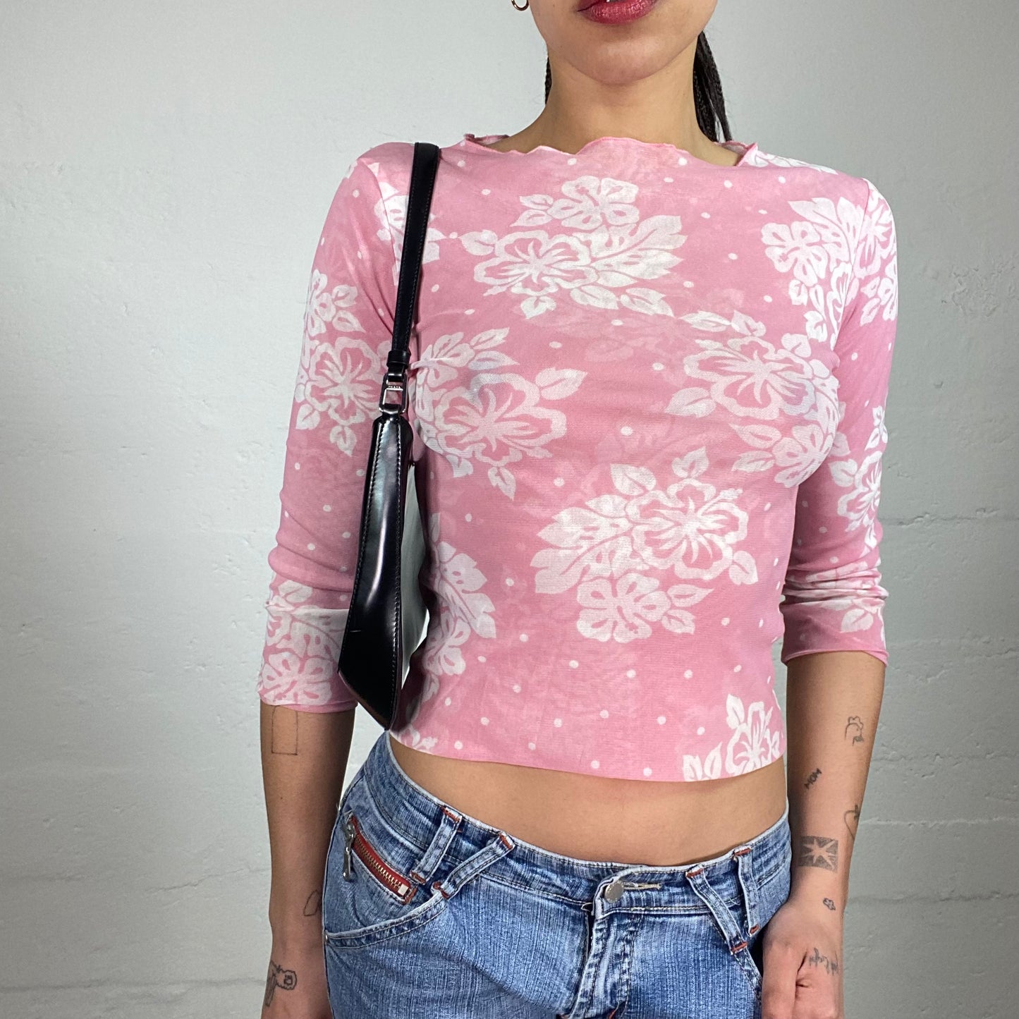 Vintage 2000’s Soft Girl Pink 3/4 Sleeve Longsleeve Top with White Floral and Polka Dot Print (M)