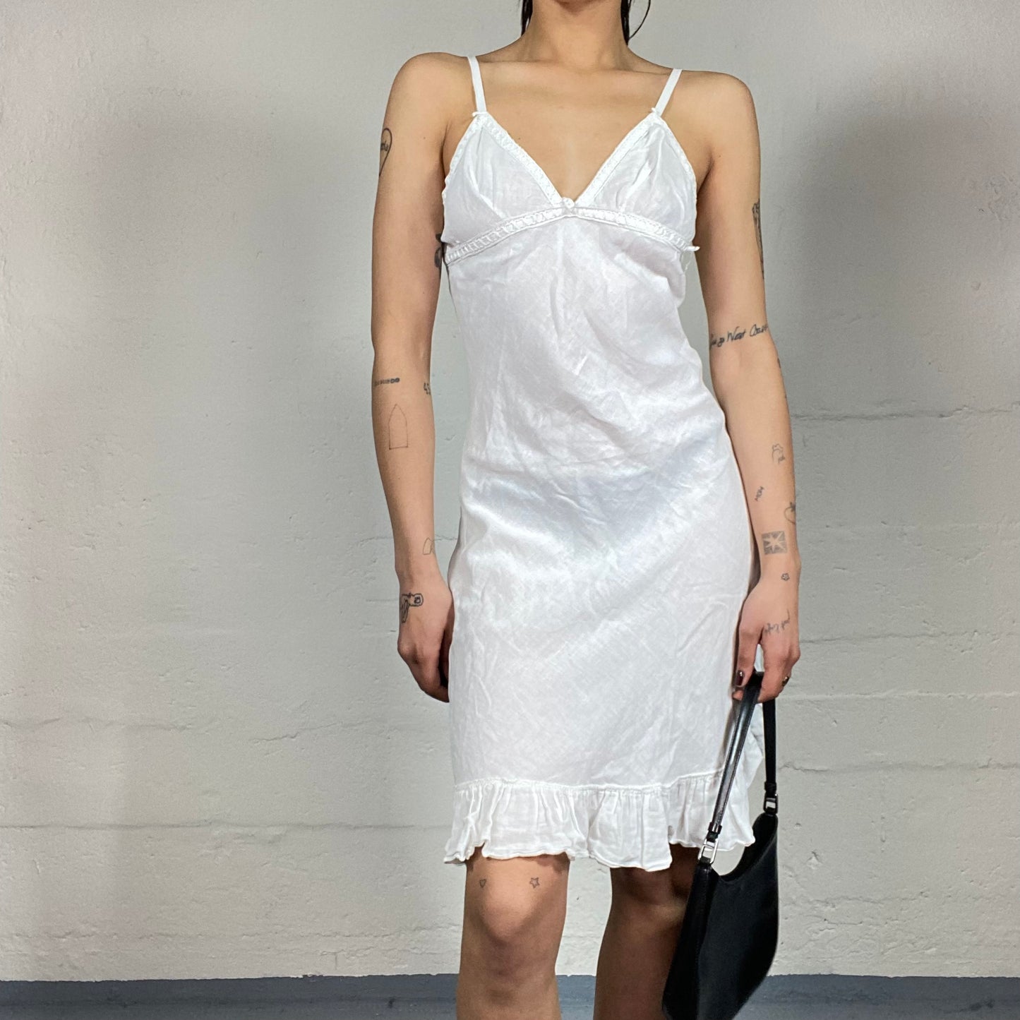 Vintage 2000’s Soft Girl Summer White Linen Midi Cami Dress with Bottom Ruffles (L)