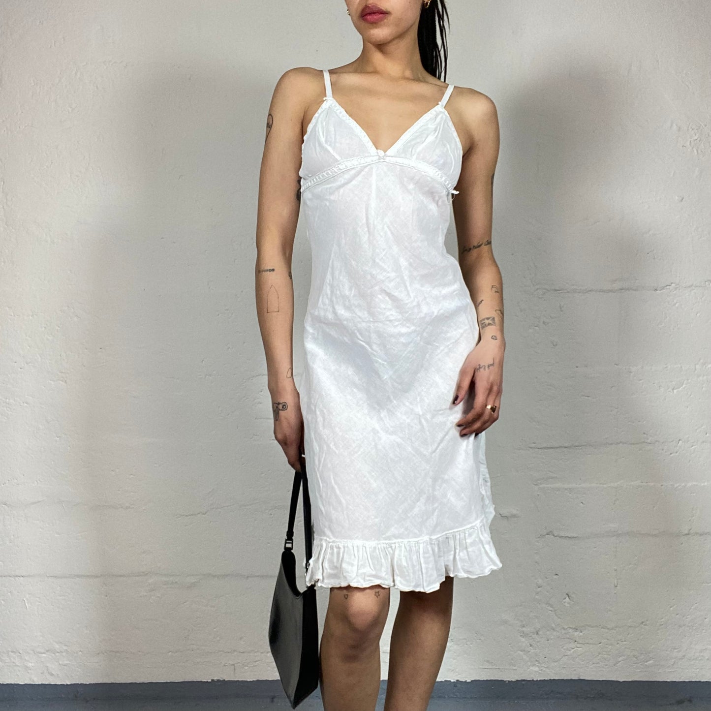 Vintage 2000’s Soft Girl Summer White Linen Midi Cami Dress with Bottom Ruffles (L)