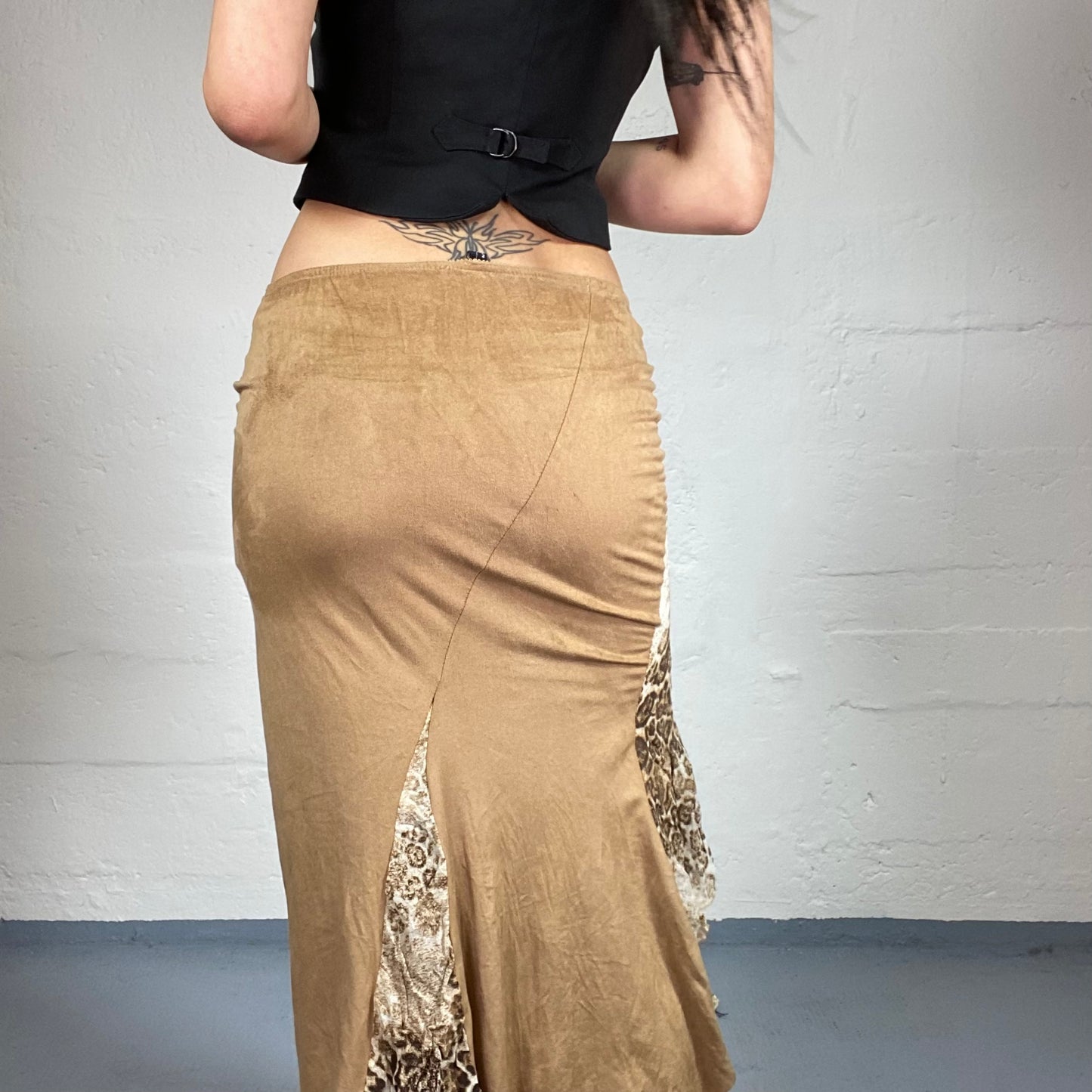 Vintage 2000’s Cheetah Girl Sand Brown Velour Asymmetric Animal Print Details Ruffled Midi Skirt (S)