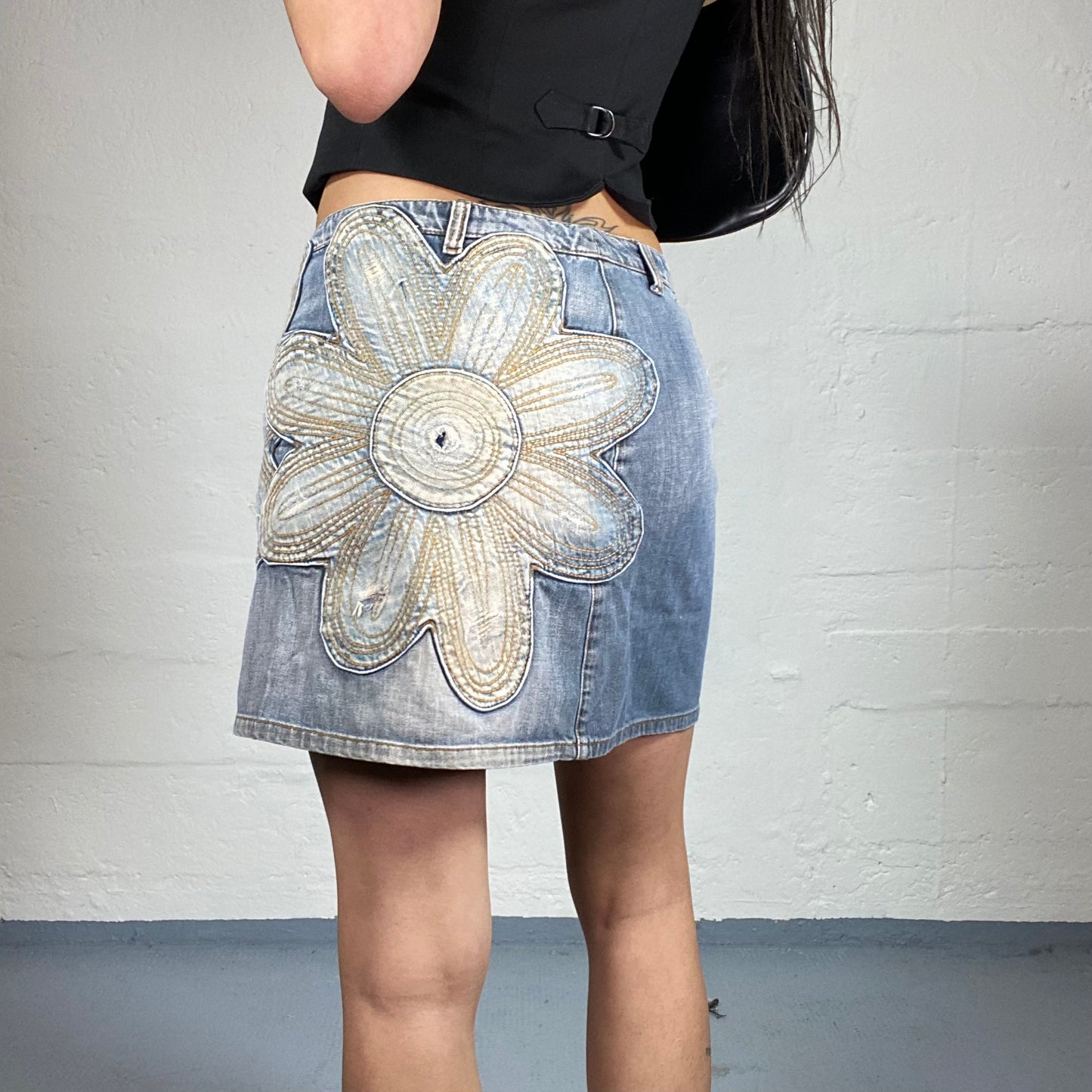 Vintage 2000’s Moschino Romantic Light Wash Denim Mini Skirt with Flower Embroidery (S/M)