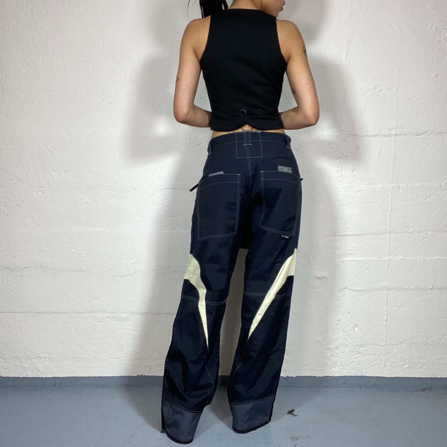 Vintage 2000’s Skater Girl Navy Blue Low Rise Baggy Pants with White Print Details (S)